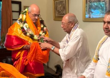 विश्वराज सिंह मेवाड़ से गोस्वामी श्रीपरागकुमारजी एवं श्रीनैमिषकुमारजी ने शिष्टाचार भेंट की