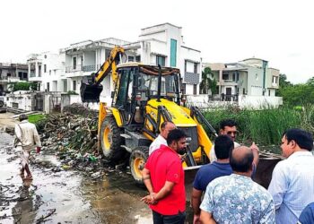 नगर परिषद द्वारा तालेड़ी नदी की सफाई का कार्य प्रारंभ