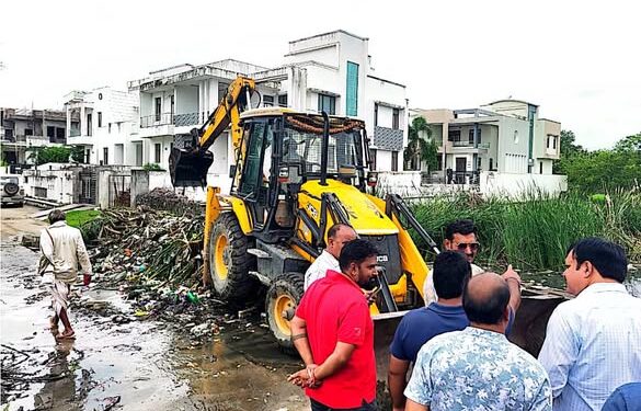 नगर परिषद द्वारा तालेड़ी नदी की सफाई का कार्य प्रारंभ