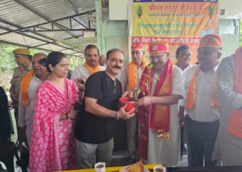 गुलाबबाग उदयपुर में तुलसी पौधा वितरण एवं वृक्षारोपण कार्यक्रम