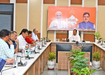 मुख्यमंत्री ने प्रदेश के जर्जर सरकारी भवनों का निरीक्षण कर त्वरित मरम्मत करने के दिए निर्देश