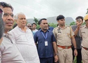 आपदा प्रबंधन मंत्री ने किया सवाई माधोपुर में बाढ़ प्रभावित क्षेत्रों का दौरा, पीड़ितों को दिलाया हरसंभव मदद का भरोसा