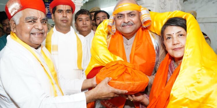 CBDT अध्यक्ष रवि अग्रवाल ने किए श्रीनाथ जी के दर्शन