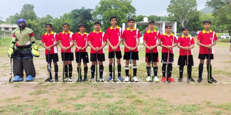 एमएमपीएस के तत्वावधान में 42वा जिला नेहरू हॉकी टूर्नामेंट