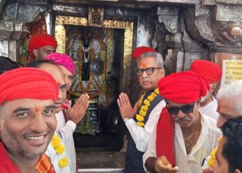 सिक्किम के राज्यपाल ओम प्रकाश माथुर ने किए प्रभु श्रीचारभुजानाथ जी के दर्शन