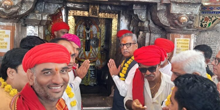 सिक्किम के राज्यपाल ओम प्रकाश माथुर ने किए प्रभु श्रीचारभुजानाथ जी के दर्शन