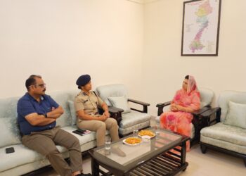 सांसद ने कलक्टर-एसपी से जिले की समस्याओं पर की चर्चा