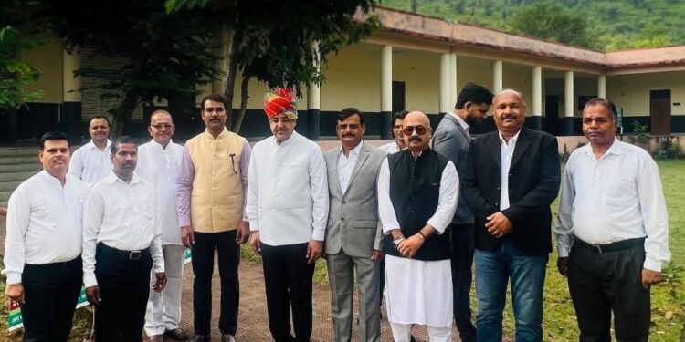 स्वतंत्रता दिवस पर बार एसोसिएशन नाथद्वारा में ध्वजारोहण एवं वृक्षारोपण कार्यक्रम संपन्न