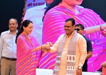 उपमुख्यमंत्री दिया कुमारी ने मुख्यमंत्री को बांधी राखी, सीएम ने  बहनों के सम्मान और सुरक्षा का दिया संदेश