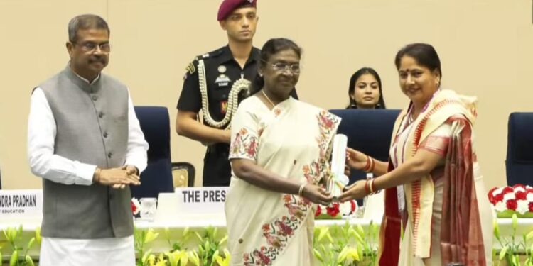 राष्ट्रीय शिक्षक पुरस्कार- 2025 : राष्ट्रपति ने राजस्थान की श्रीमती नीलम यादव को किया राष्ट्रीय शिक्षक पुरस्कार से सम्मानित