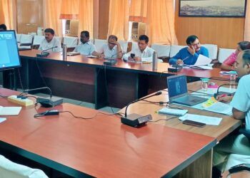 समीक्षा बैठक में संपर्क पोर्टल पर लंबित शिकायतों के समयबद्ध निस्तारण के निर्देश