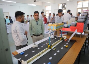 युवा इंजीनियर्स टेक्नोलॉजी और नए इनोवेशन की चुनौतियों को अपनाएं : देवकिशन शर्मा