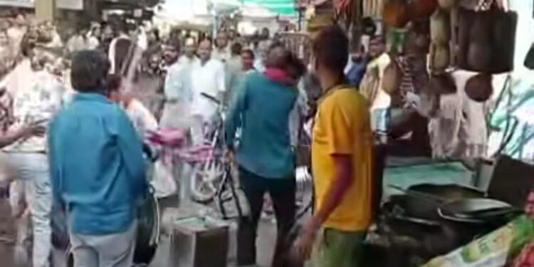 नाथद्वारा : गोविंद चौक में युवक की बेरहमी से पिटाई