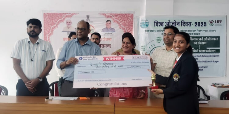 सीबीए की दिव्यांशी जिले में तृतीय