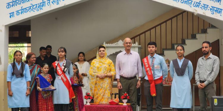 नाथद्वारा विधायक विश्वराजसिंह मेवाड़ और राजसमंद सांसद महिमा कुमारी द्वारा गणित प्रयोगशालाओं का लोकार्पण