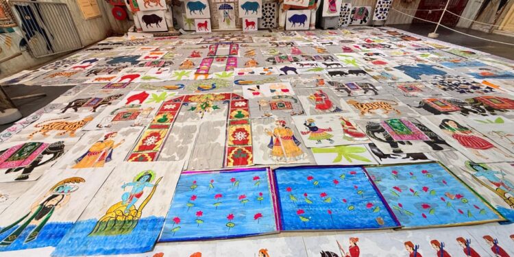 लाडले लाल प्रभु के बगीचे में प्रथम बार हुआ जल की सांझी का भव्य मनोरथ, कोट की आरती के साथ हुआ सांझी सेवा का समापन