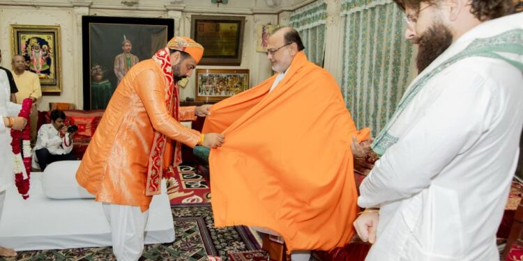 दीपावली के पंचमहापर्व पर डॉ.लक्ष्यराज सिंह मेवाड़ ने किए प्रभु द्वारकाधीश जी के दर्शन