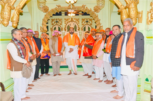 राष्ट्रीय स्वयंसेवक संघ के स्वयंसेवको ने प्रभु श्रीनाथजी की मंगला आरती के किए दर्शन